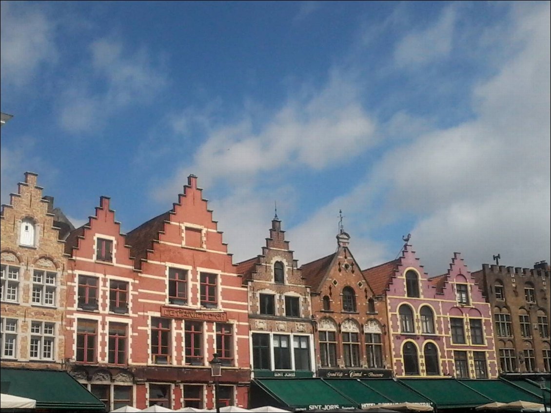 Tout autour de la grande place