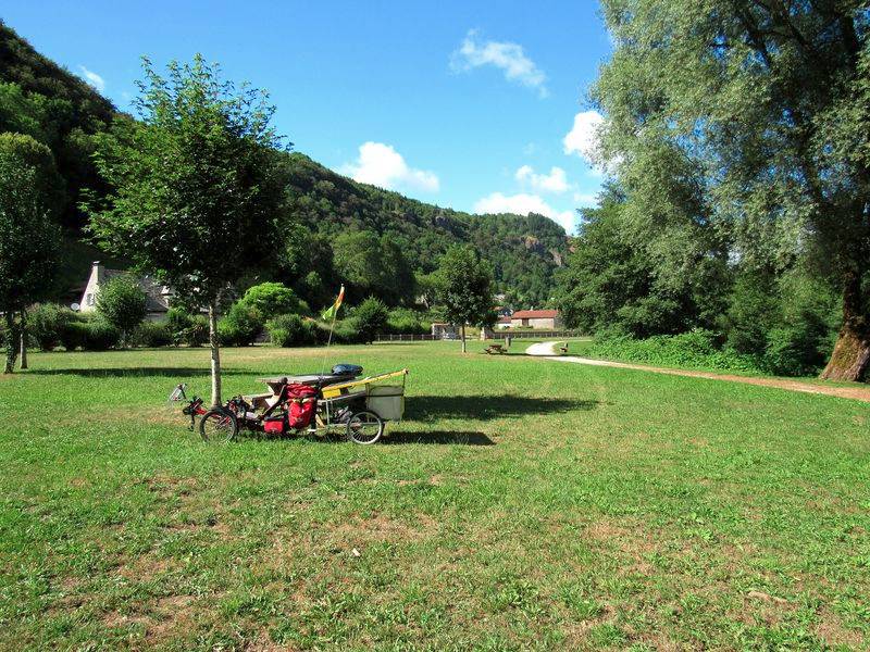 Aire de loisir de Velzic (15) un endroit idéal pour le bivouac.