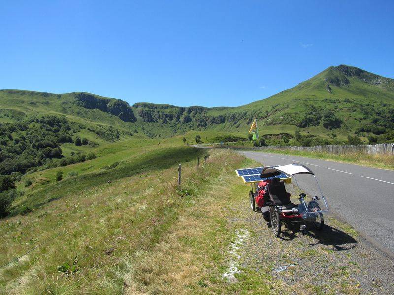 Vue du col d'Eylac : le Puy Mary , et la brèche de Roland