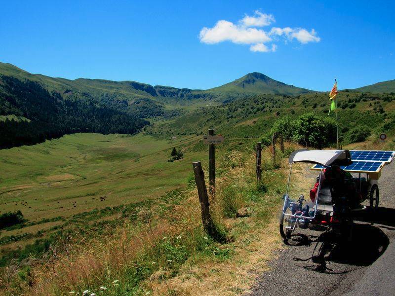 La vallée de l'Impradine avec le Puy Mary et la brèche de Roland :