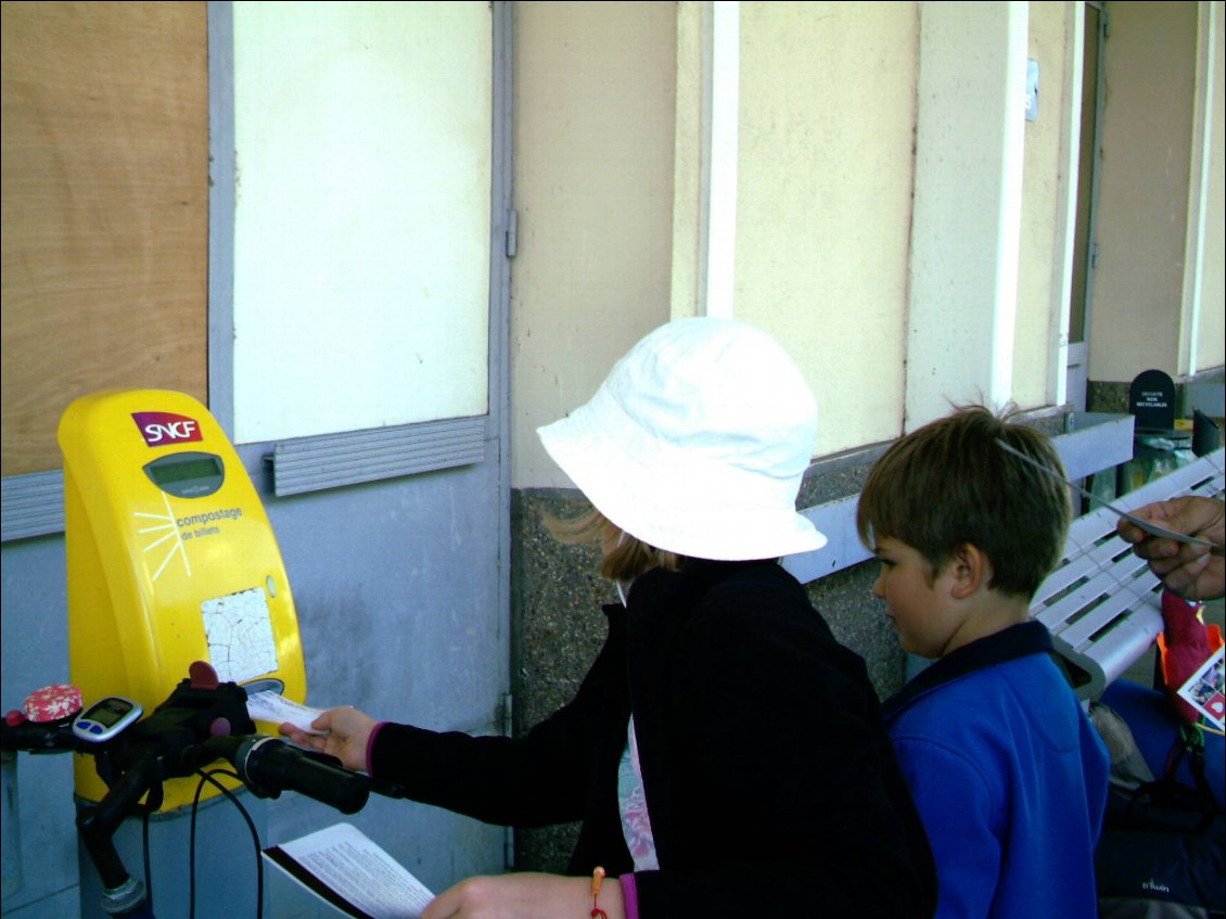 Bien sur il faut composter les billets avant le départ.
Reste à attendre le TER spécial été.