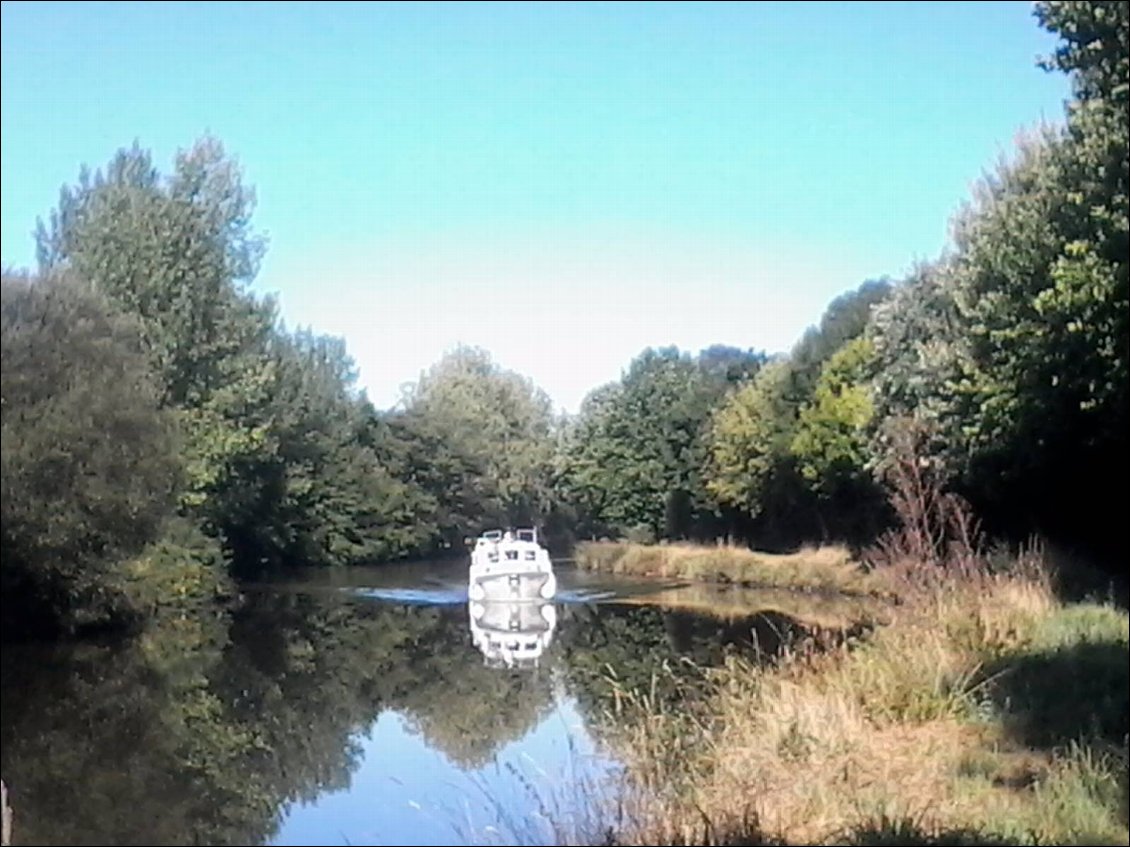 Maman, les p'tits bateaux qui vont sur l'eau ont-ils des jambes ?