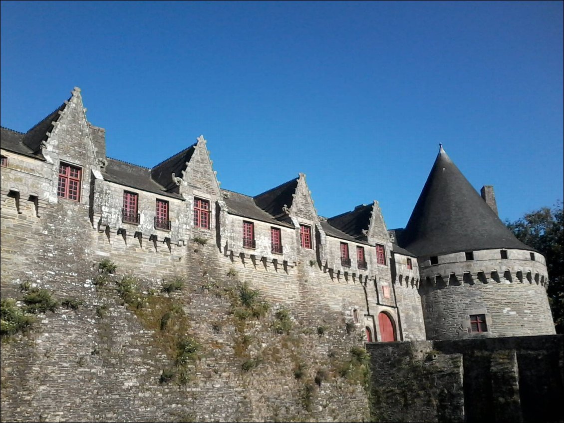 Le château de Pontivy. Malheureusement un pan de muraille s'est effondré il y a 2 ans.