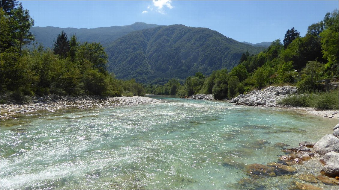 Soca river plus en aval