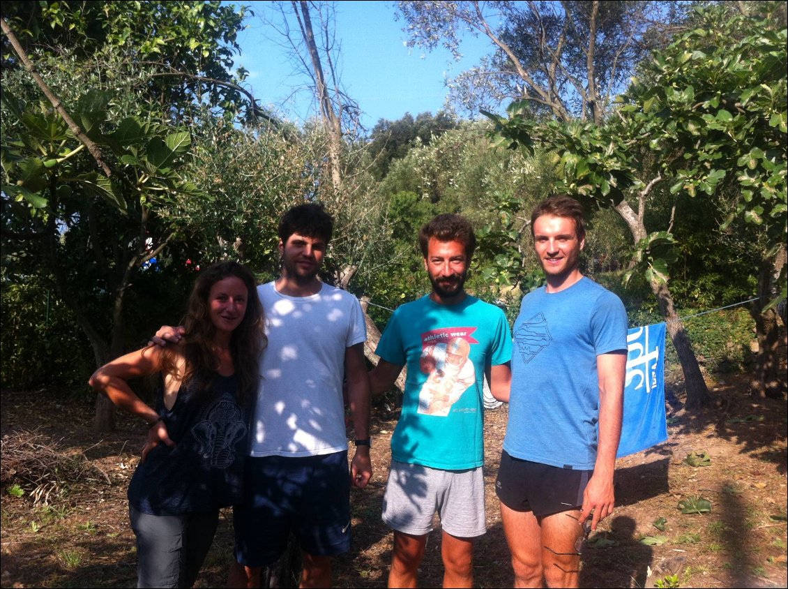 Davide Tomaso, merci pour vos conseils, merci de nous avoir gardé les vélos, les figues, merci pour le vin, le café et votre pêche!! A bientôt!