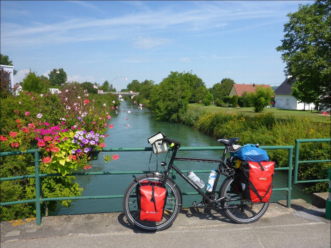 Le Grand Canal d'Alsace à Rosenau