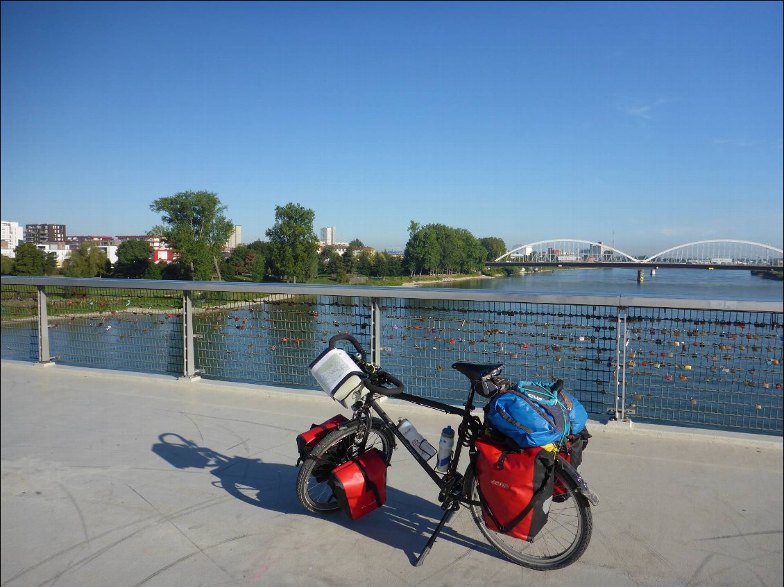 Pont cyclable sur le Rhin entre Strasbourg et Kehl