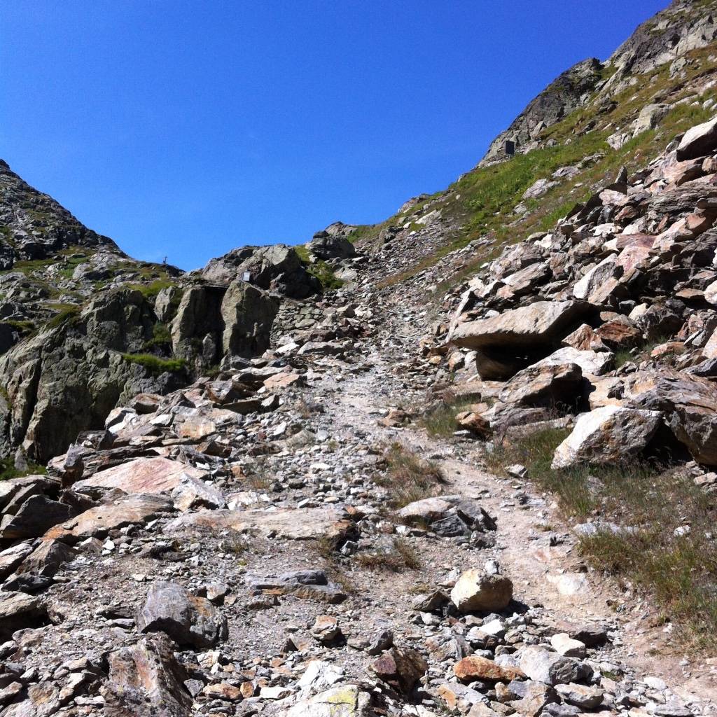 la piste n'est pas vraiment praticable surtout en montée