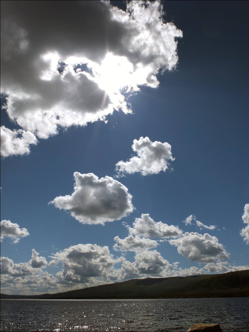 A ce moment ca ne dépasse pas 6 degrés, le soleil n'y change rien, le vent domine.