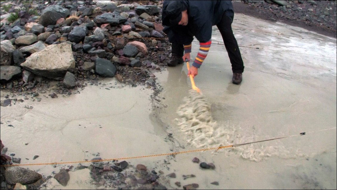 Et dégagé toute cette eau qui nous a rendu les mains bien douces...