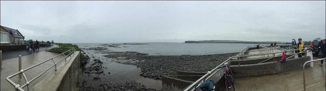 Pas très loin de Kilkee nous sommes allé voir les falaises et les plages de galets. Dommage que le temps ne nous a pas permis de rester plus longtemps et d'apprécier le paysage.