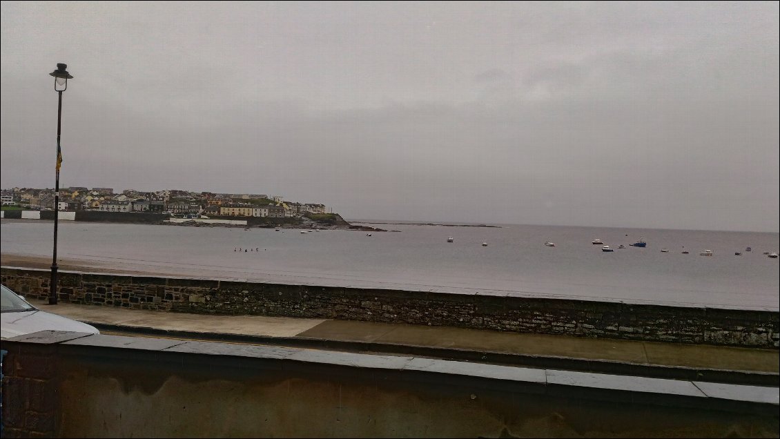 Arrêt midi au niveau de Kilkee, trempé.