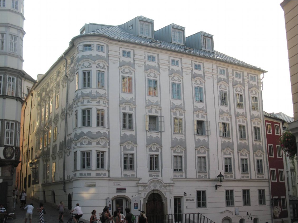 une architecture baroque présente partout.