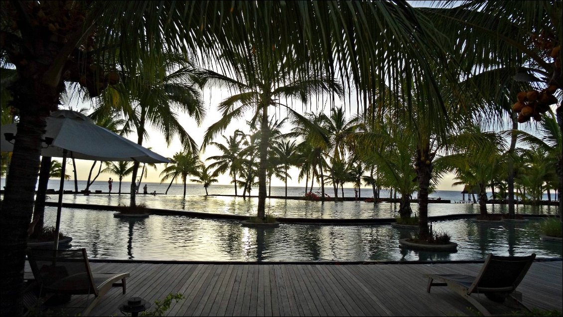 Une des piscines de l'hôtel