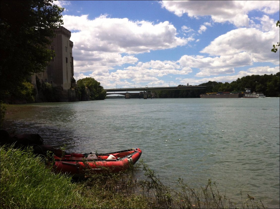 sur le 1er pont passe le tour de France