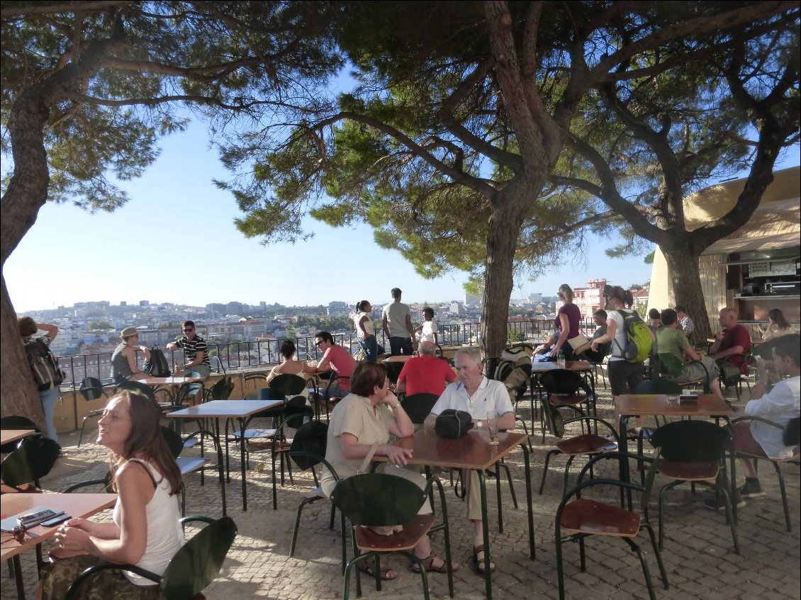 Terrasse à Alfama