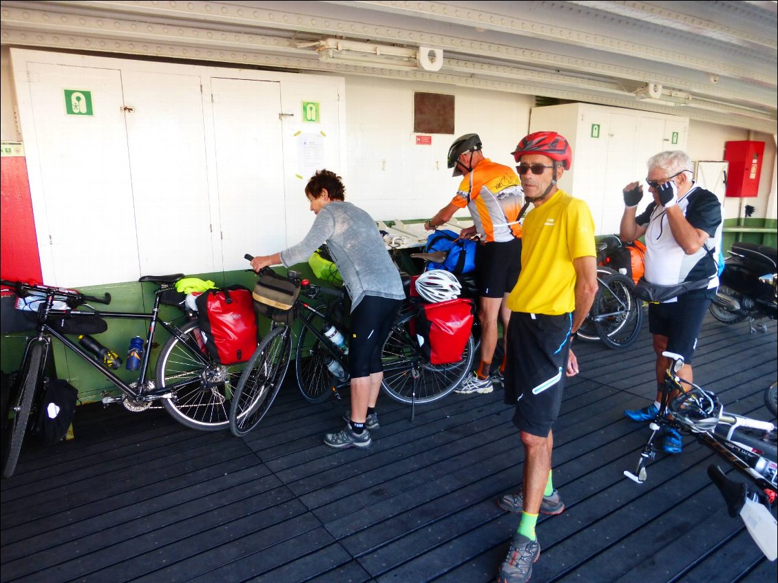 Embarquement sur le ferry