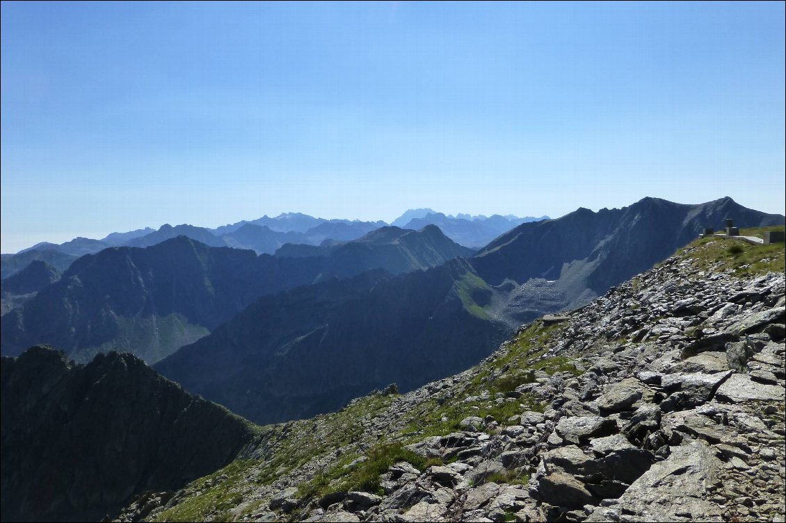 Direction plein sud, au fond l'Argentera