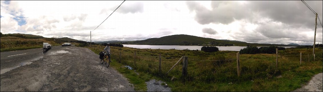 Arrêt lac où nous trouvons deux sièges de camping :)