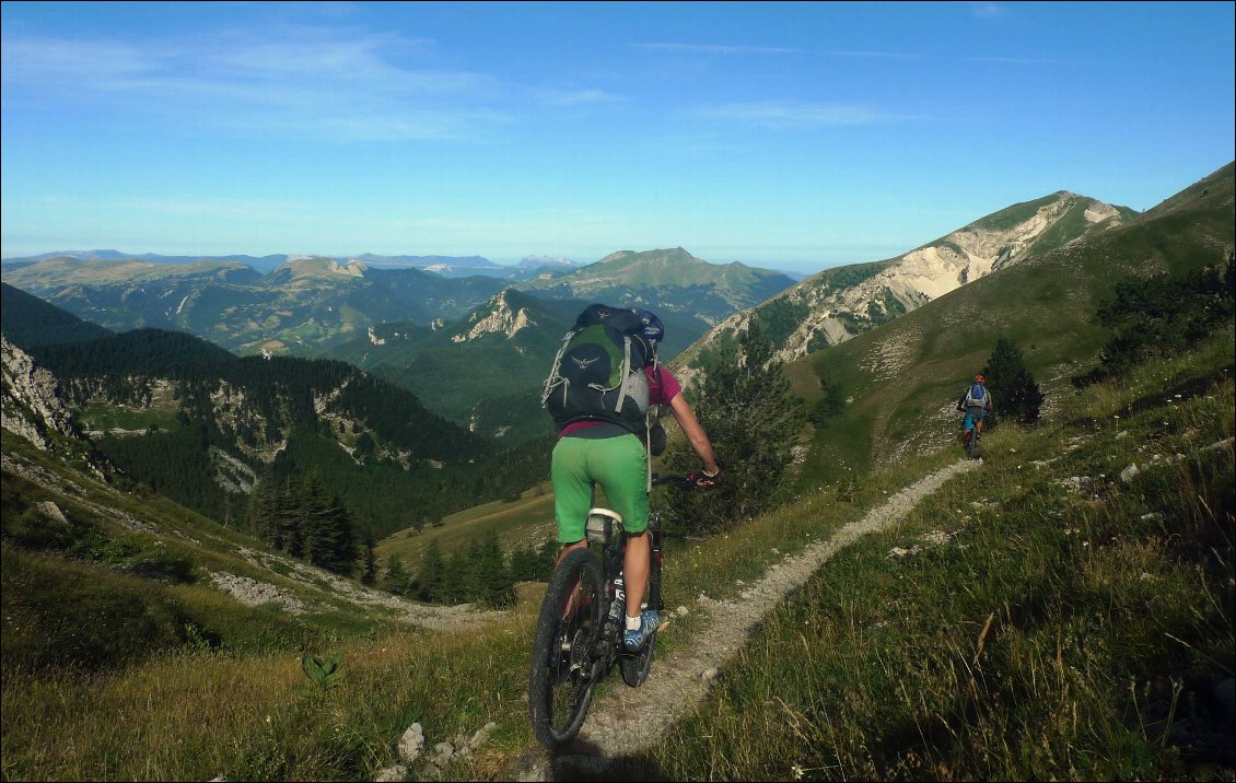 Descente bien sympa de l'autre côté du col.