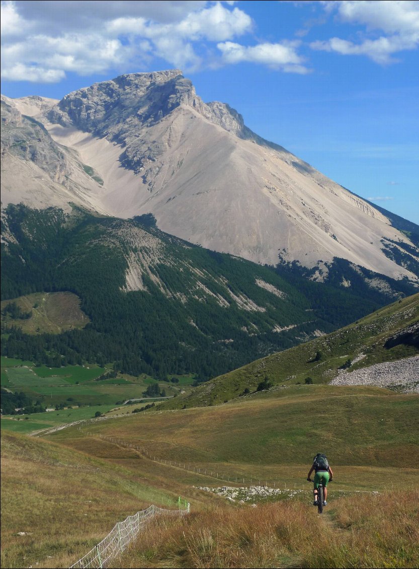 La tête de la Cluse en arrière-plan, on est en train de boucler le "8" :-)