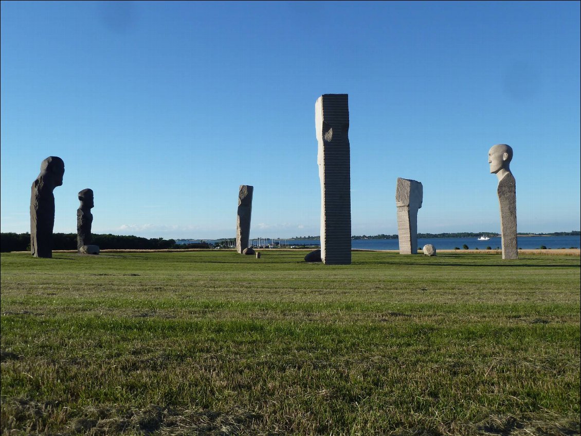 Les statues géantes de Klinkeskov