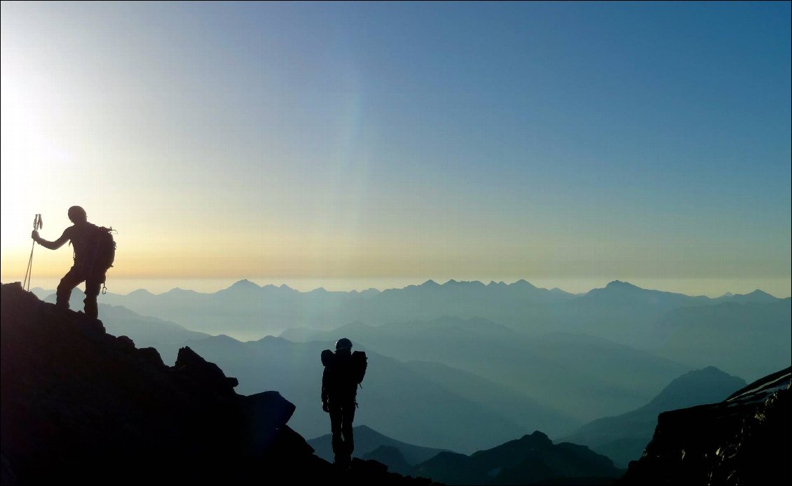 L'autre photo finaliste pour la couverture de ce numéro !
En cordée dans le massif des Ecrins, près du col du Monêtier.
Photo : Carnets d'Aventures