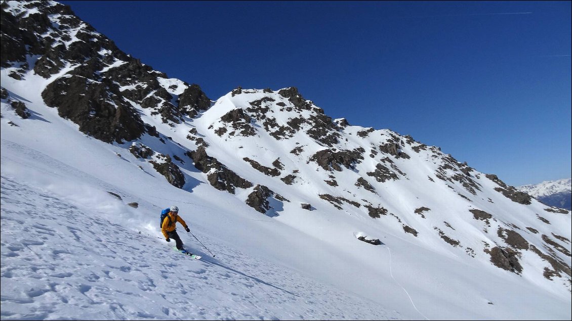 Un régal de skier avec ces gants, que l'on peut garder sans problème au moment d'enlever les peaux de phoque.