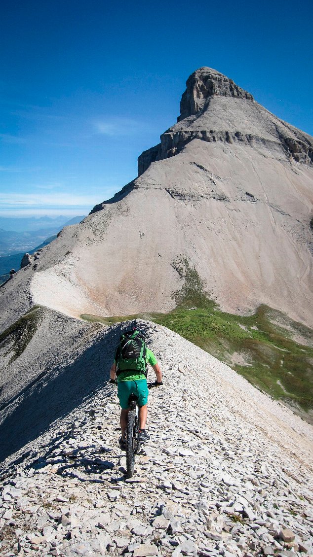 Même dans les terrains difficiles, le sac se fait oublier.