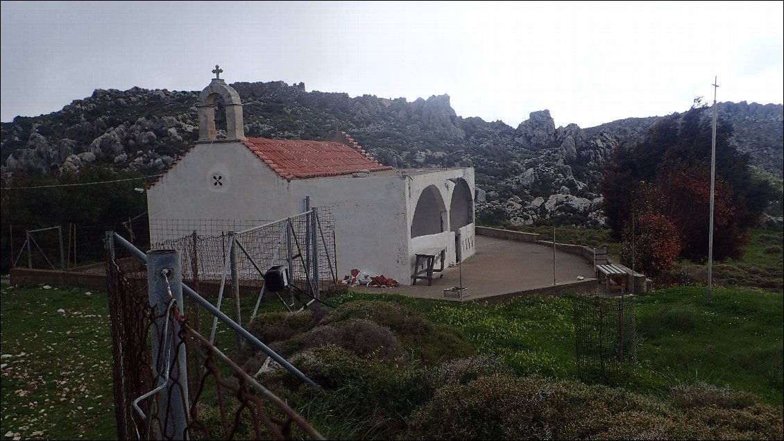 Petite eglise de Agios Georgos ou nous avons passe la nuit