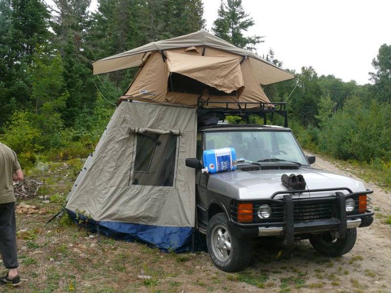 Bivouac sur le bord d'une piste, en panne de batterie !