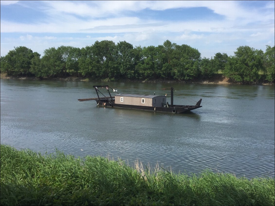 Petite barque sur la Loire