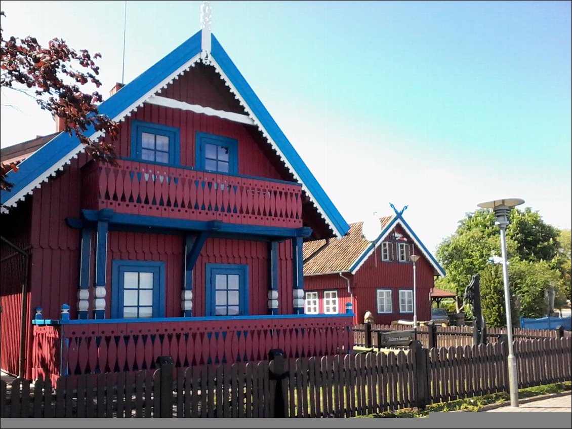 J'adore les maisons de pêcheurs des villages de l'isthme. En bois et joliment décorées.