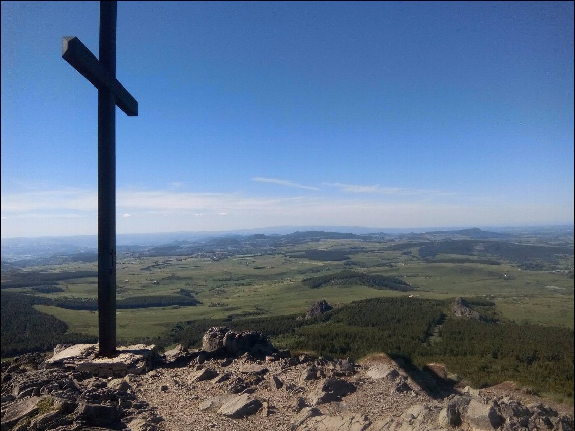 À la croix du Mont Mézenc 1744m.