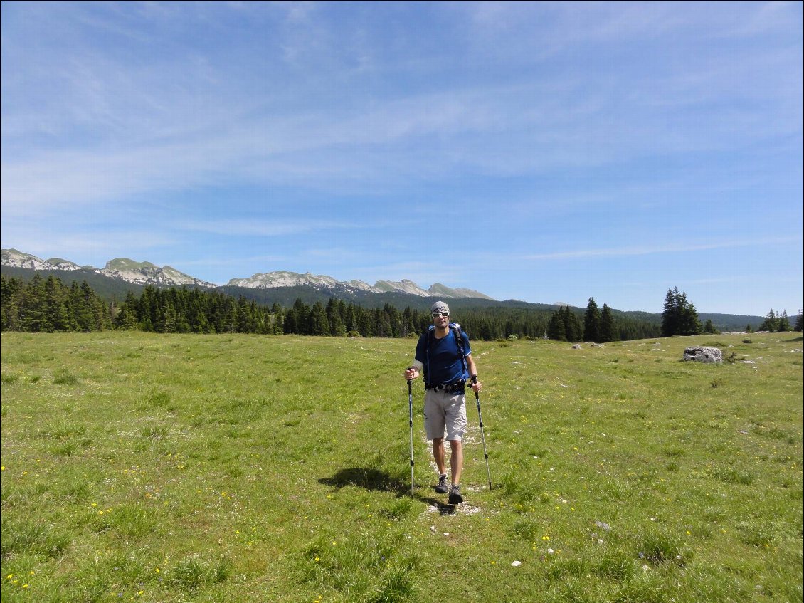 Sur les hauts plateaux du Vercors, loin de toute civilisation, les yeux s'écarquillent, l'esprit respire et se nourrit, le corps semble s'autoguérir...