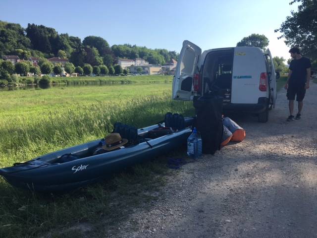 DECHARGEMENT DE LA VOITURE 