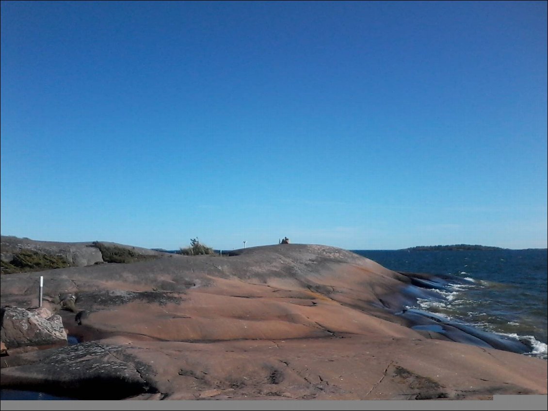 Le point le plus Sud de Suomi. On aperçoit la stèle marquant l'endroit.