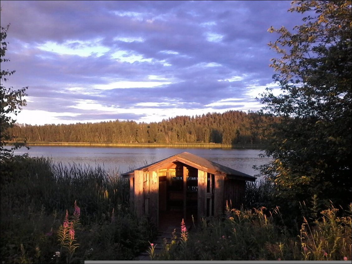 J'ai hésité à dormir dans la cabane.