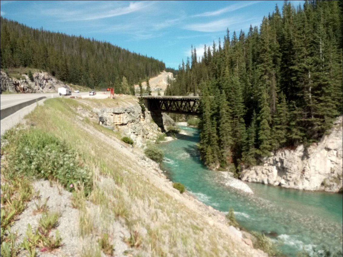 Ancien pont de la voie ferrée