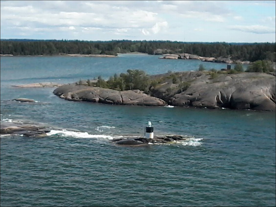 Sortie entre les îles.