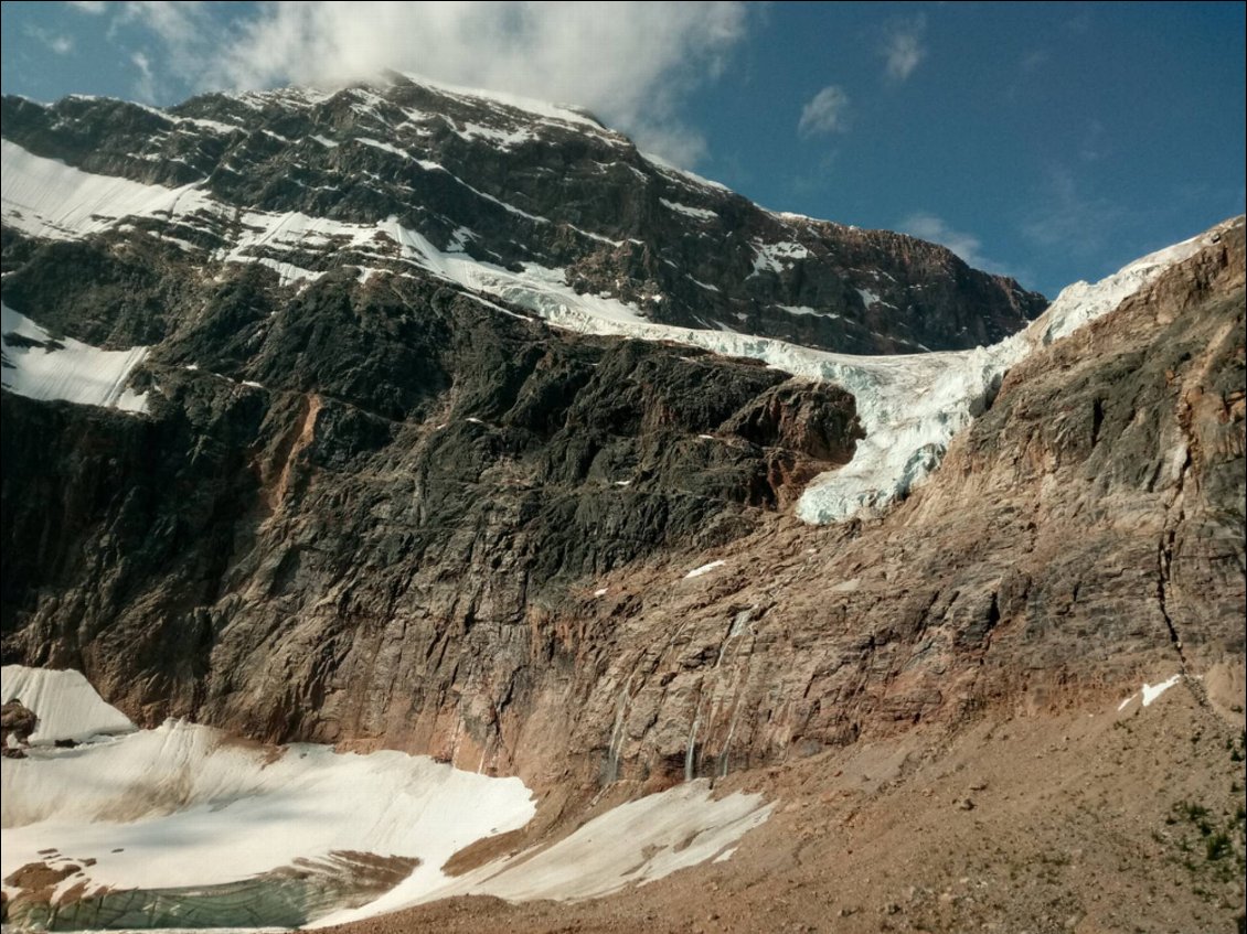 Petites randos autour de Jasper. Ici le mont Édith Cavell et son glacier.