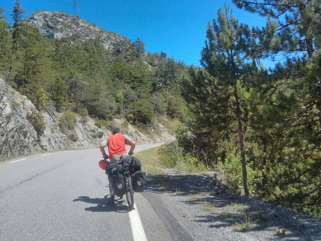 L'itinérance vélo version Bertrand : des sacoches et un gros sac, bref, il en transporte !