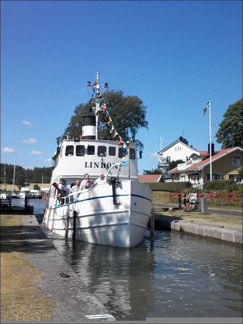 La 1ere ou dernière écluse du canal.