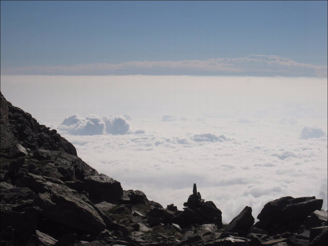 Au col des Sagnettes : nebbia sur la plaine du Pô