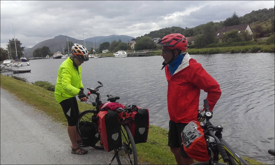 Piste le long du Caledonian Canal