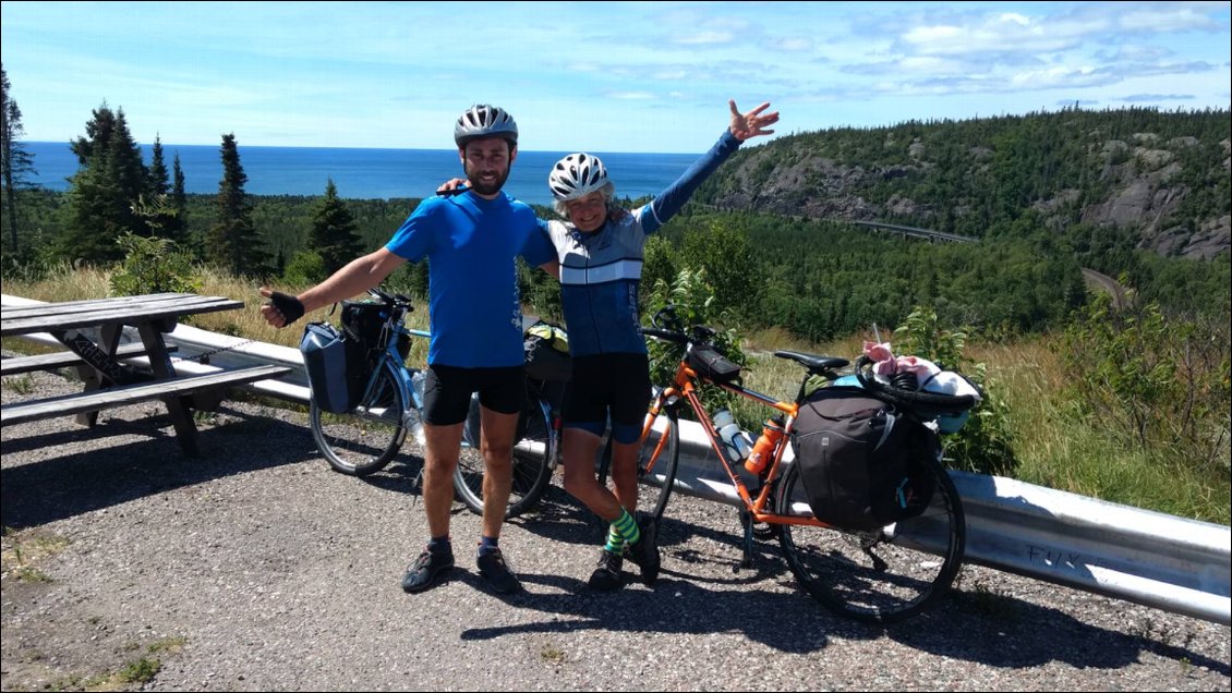 Avec Jane, en haut de l'une des nombreuses côtes