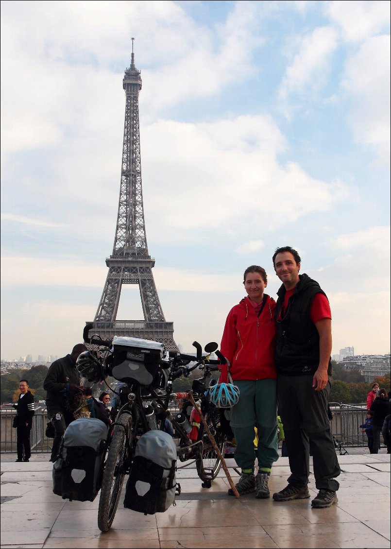 Trop fiers :)
Mais on ne le refera pas, bien pénible l'entrée dans Paris en suivant l'EV3 par le sud. Jamais vu une voie verte aussi mal tenue!