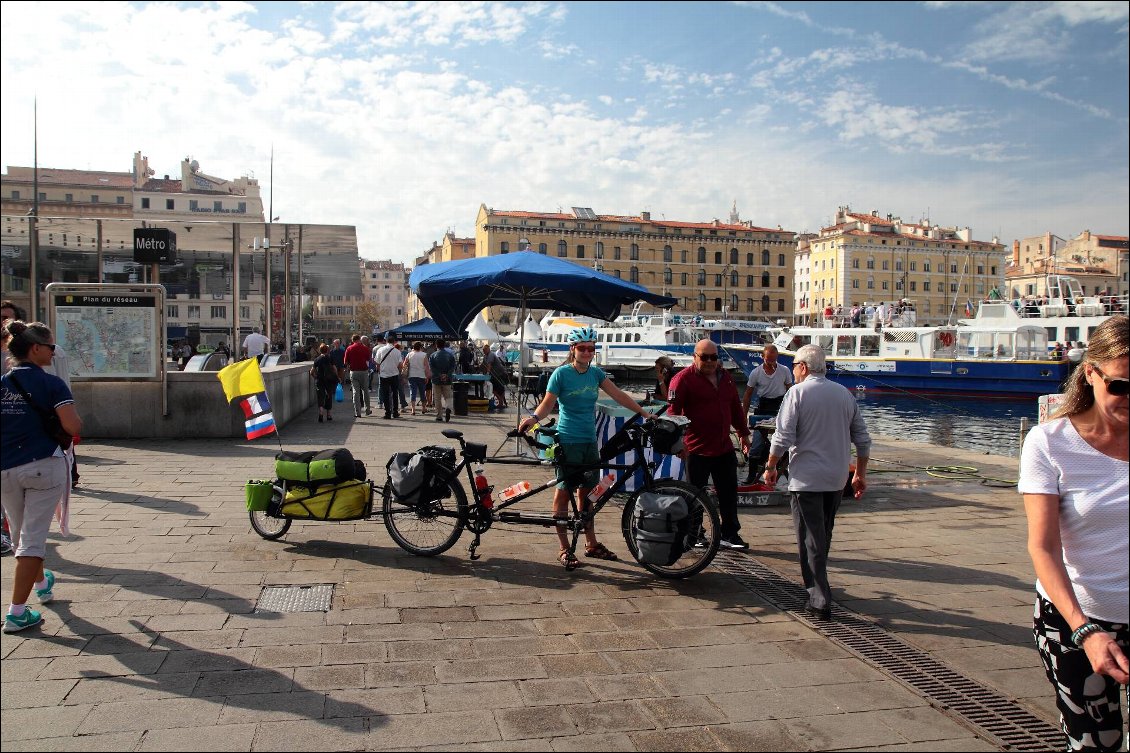 Sur le port de Marseille.