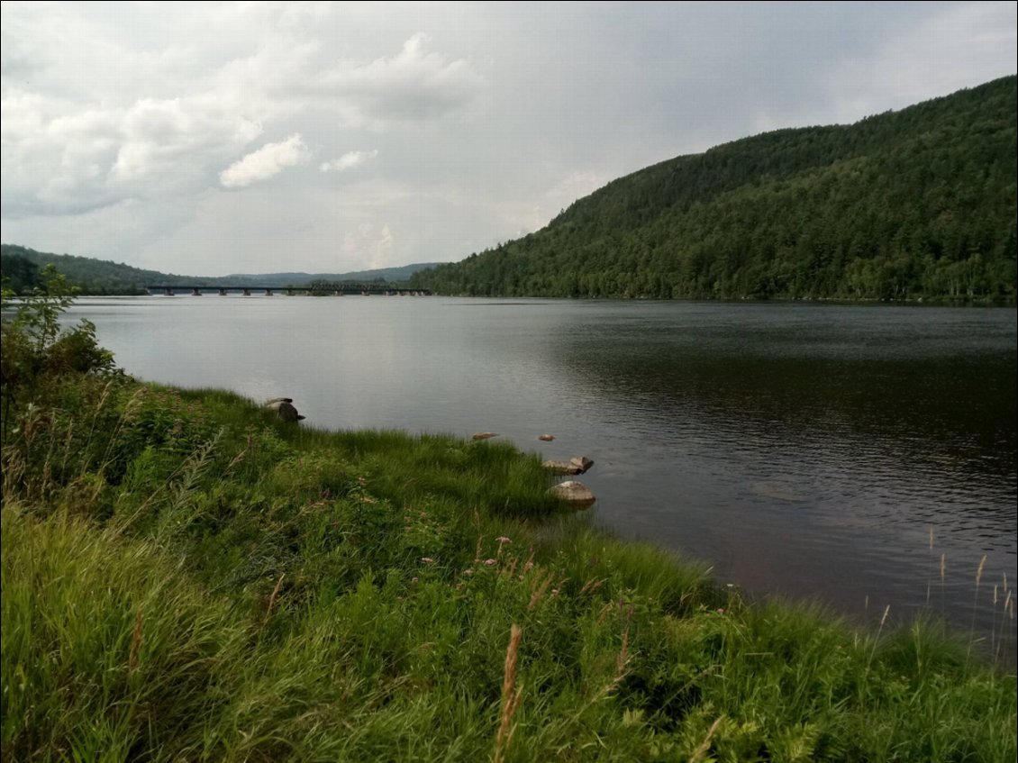 De l'autre côté de la rivière, le Québec !