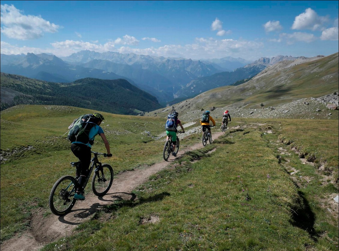 Belle descente du col de Péas.